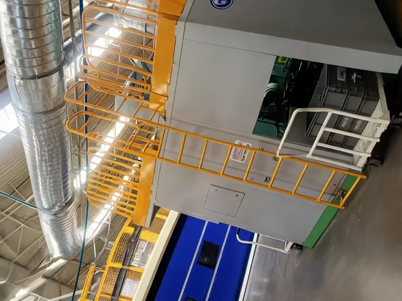 Escalera de gato instalada en nave industrial